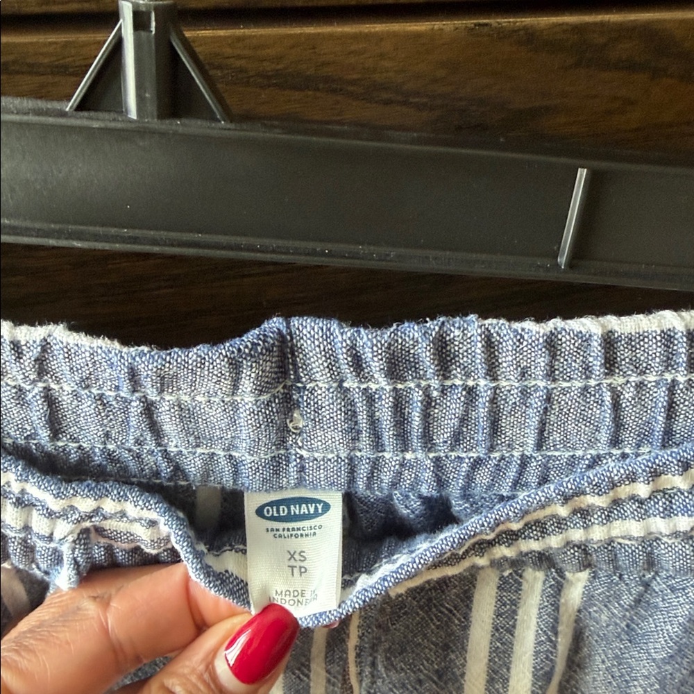 Old Navy Blue and White Striped Drawstring Joggers - Picture 2 of 3